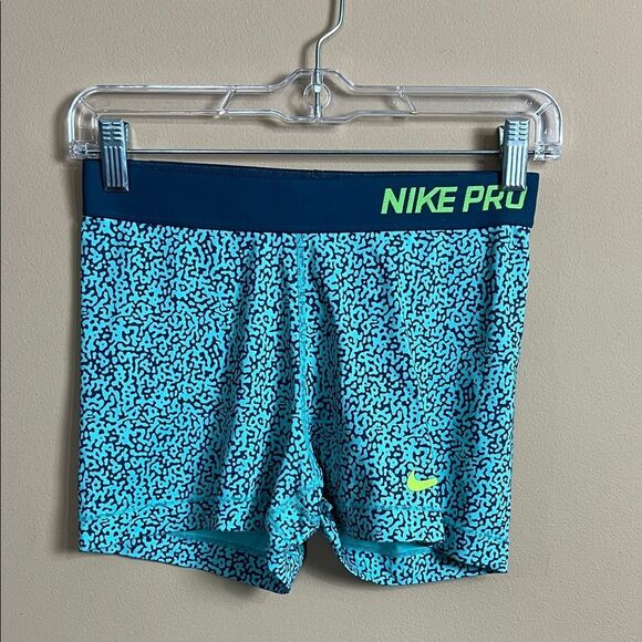 Nike Pro Women’s Size Medium Teal Printed Compression Running Shorts - Picture 1 of 5
